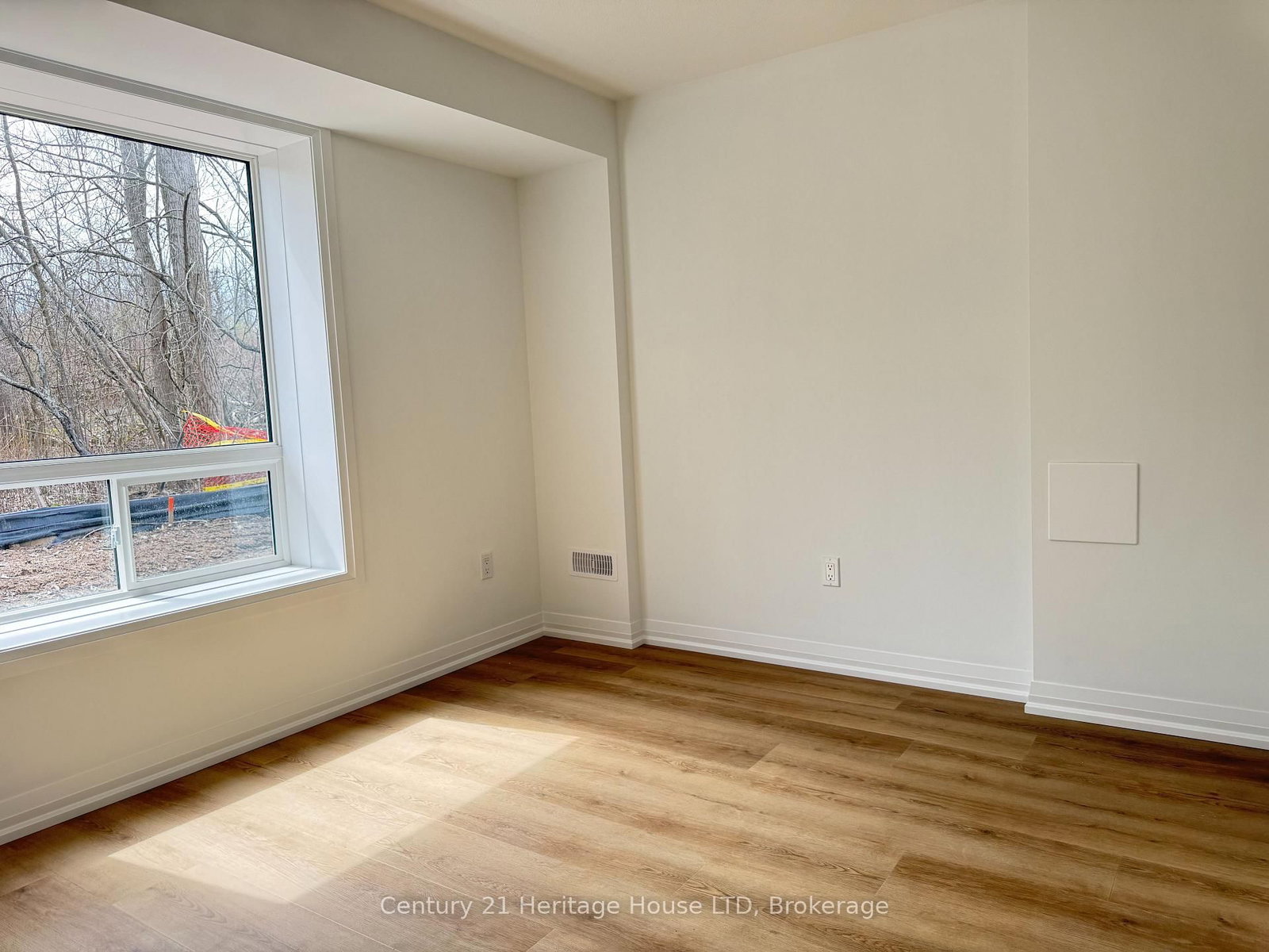 736 Burwell Street - Photo 5