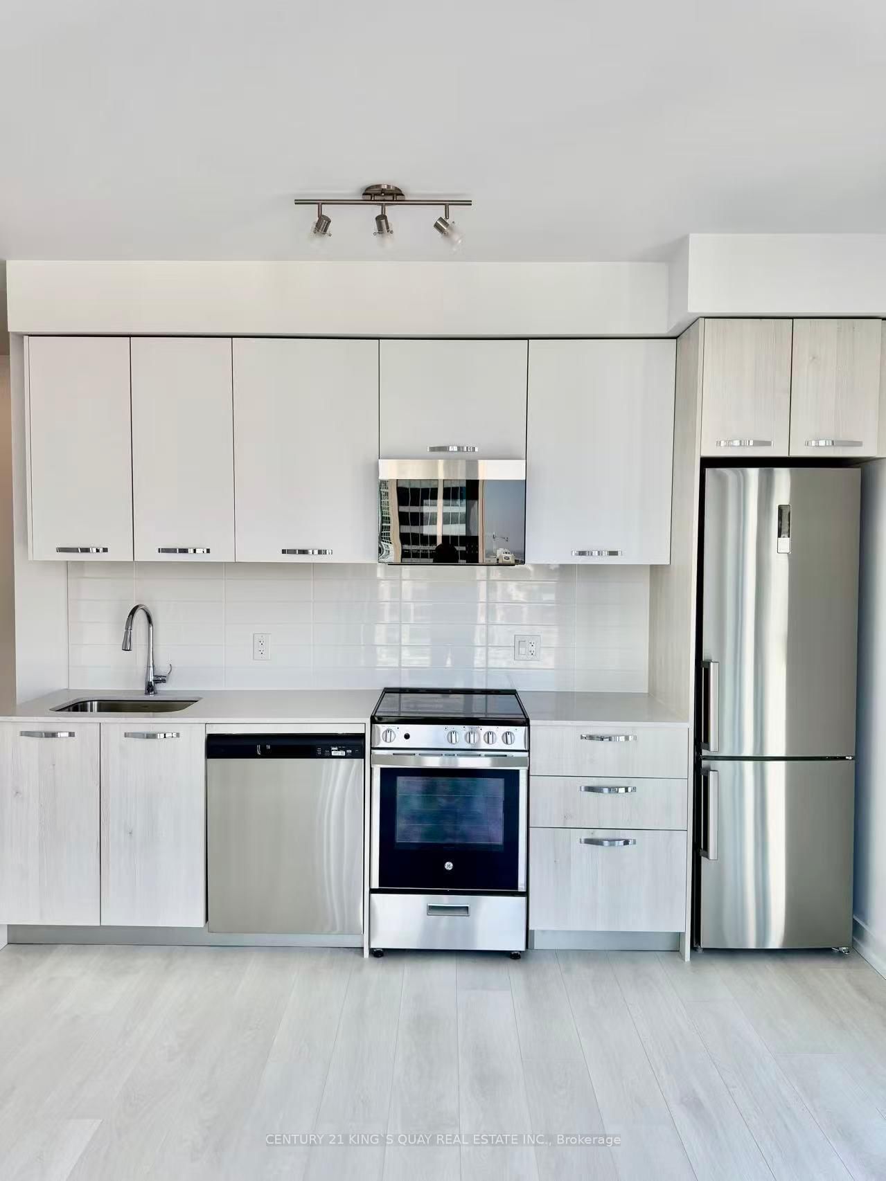 75 James Street S, Unit 1002 - Photo 10