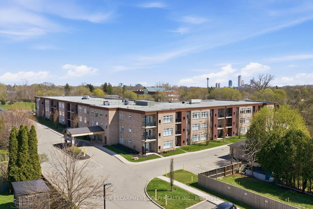 203 - 4644 Pettit Avenue