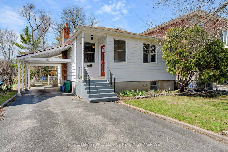 home for sale on 524 College Street