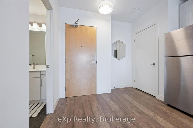 1006 - 1 Victoria St S, Kitchener, N2G 1G1 | Image 2