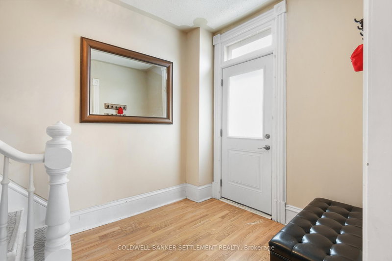 51 Main St W, Smiths Falls, K7A 1M7 | Image 3