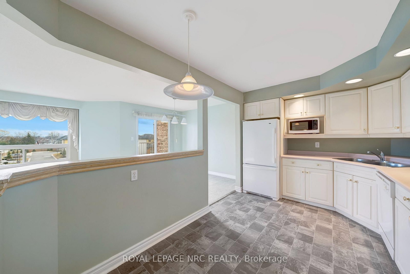 1061 Vansickle Road, Unit 303B - Photo 12