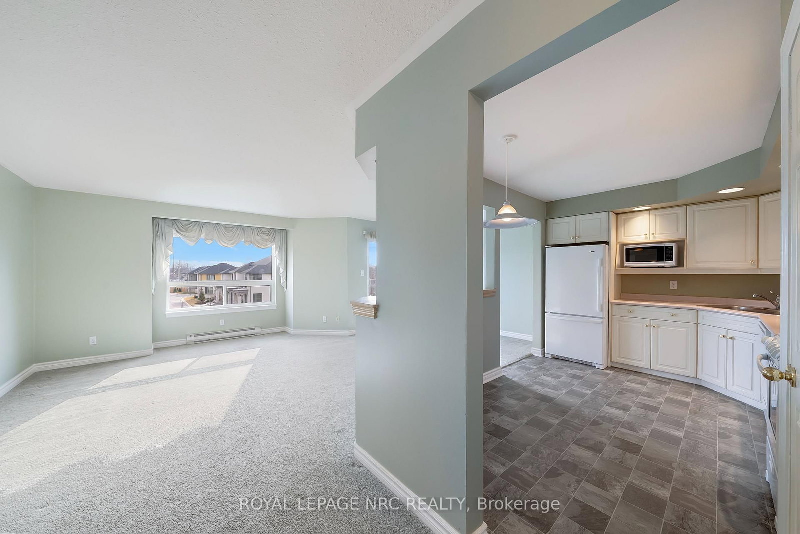 1061 Vansickle Road, Unit 303B - Photo 17