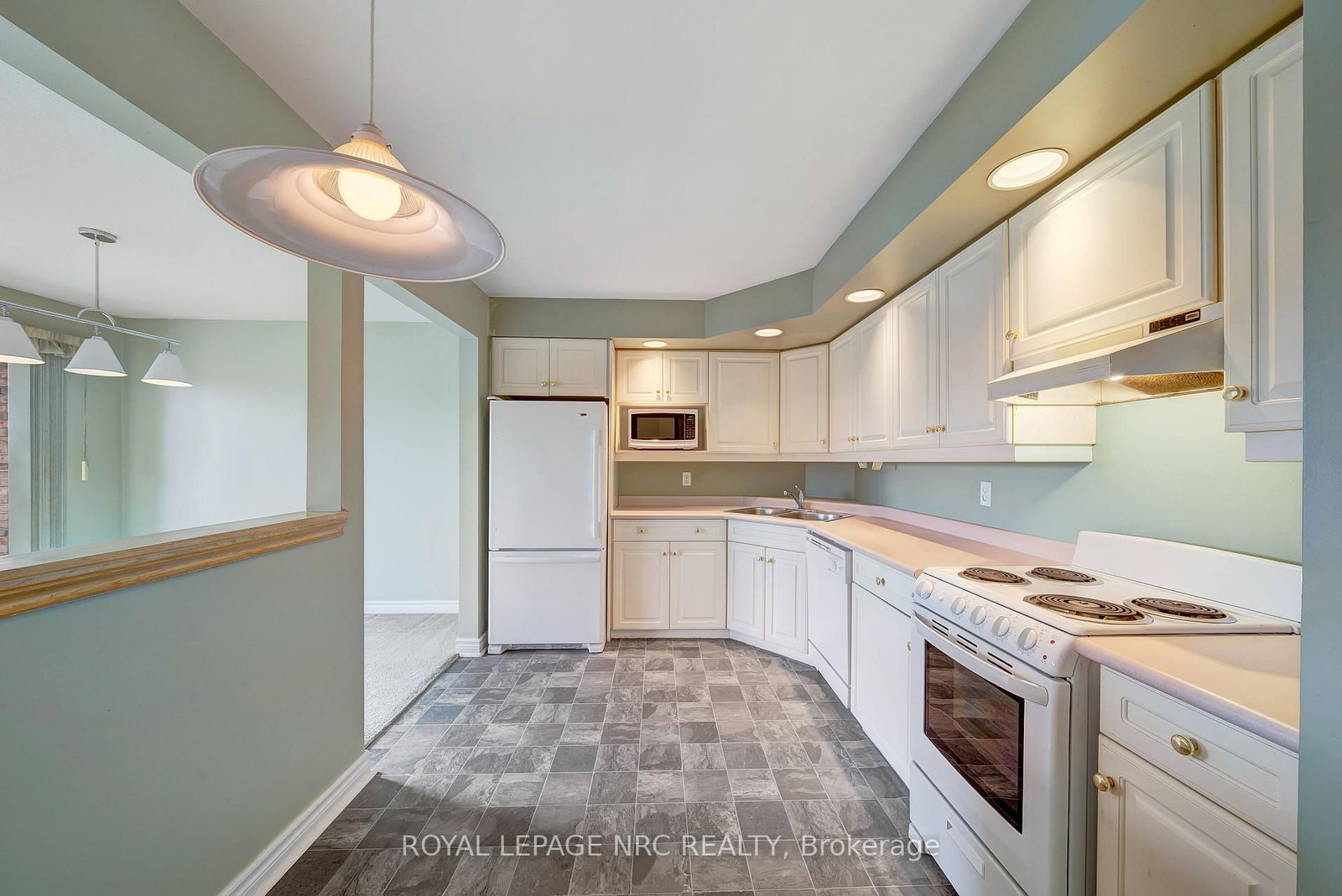 1061 Vansickle Road, Unit 303B - Photo 18