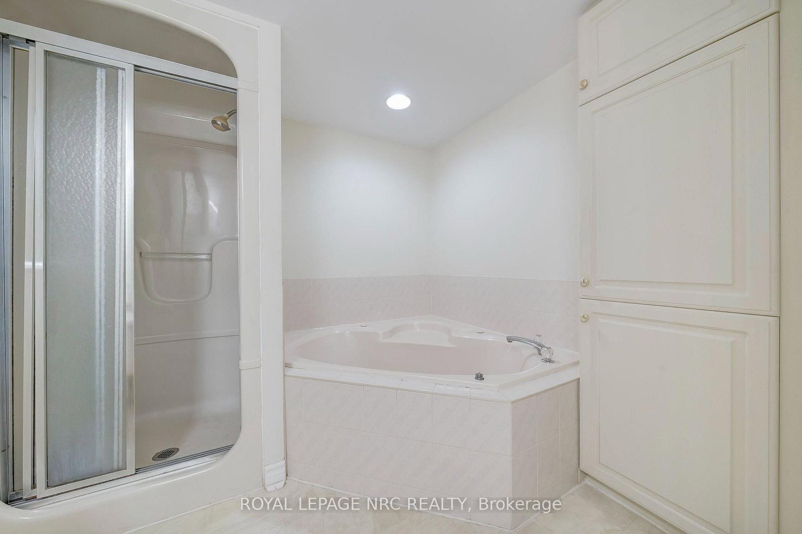 1061 Vansickle Road, Unit 303B - Photo 22