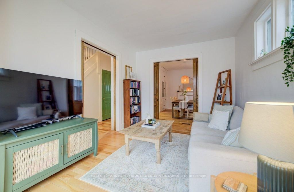 8 Spring Street E - Photo 11