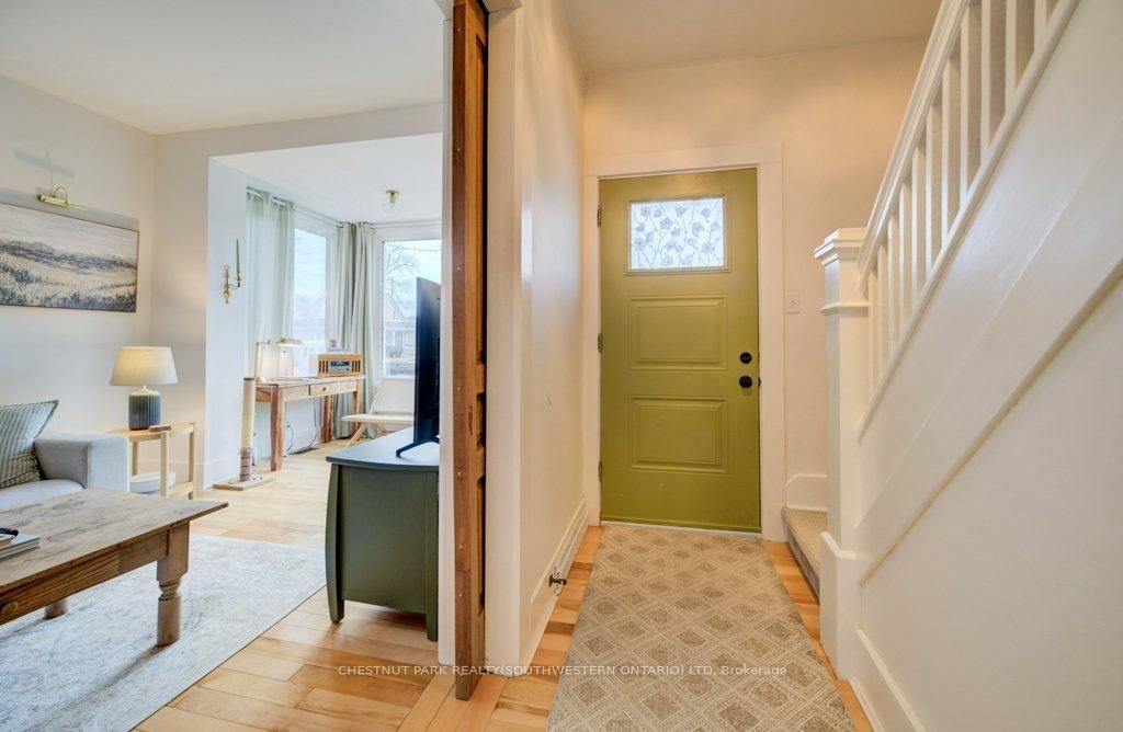 8 Spring Street E - Photo 13