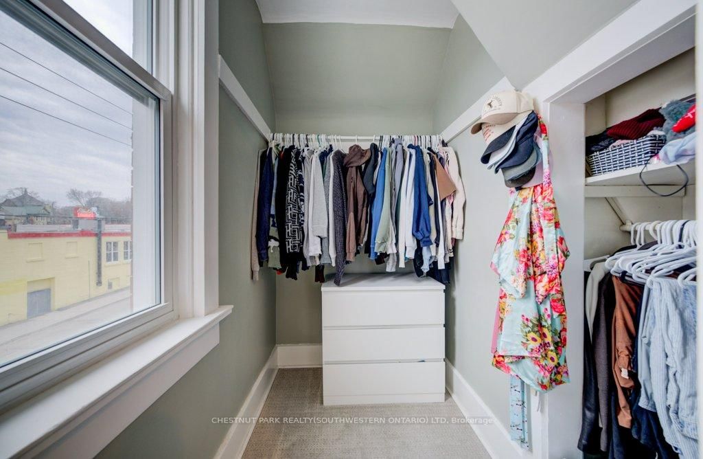 8 Spring Street E - Photo 24