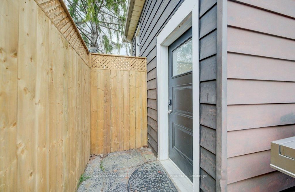 8 Spring Street E - Photo 33