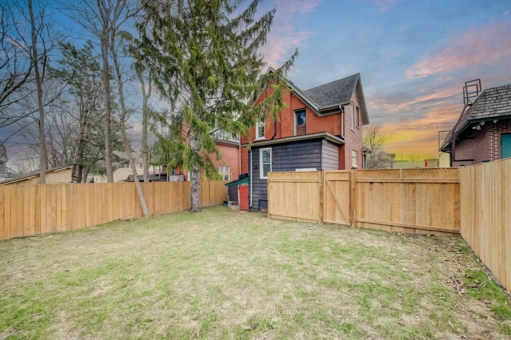 8 Spring Street E - Photo 47