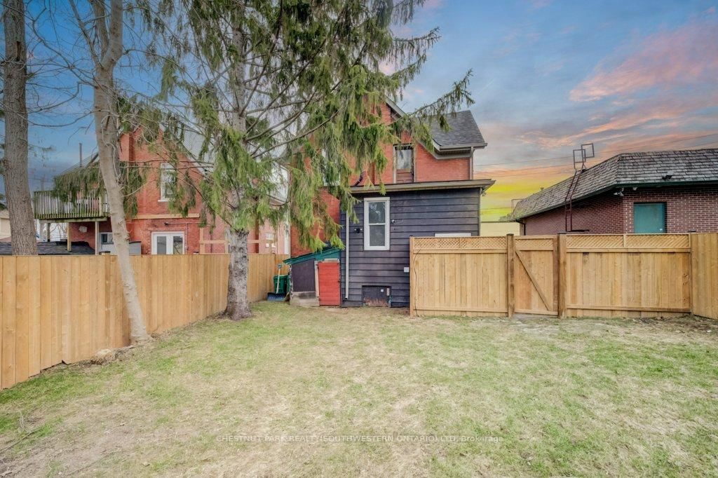 8 Spring Street E - Photo 48