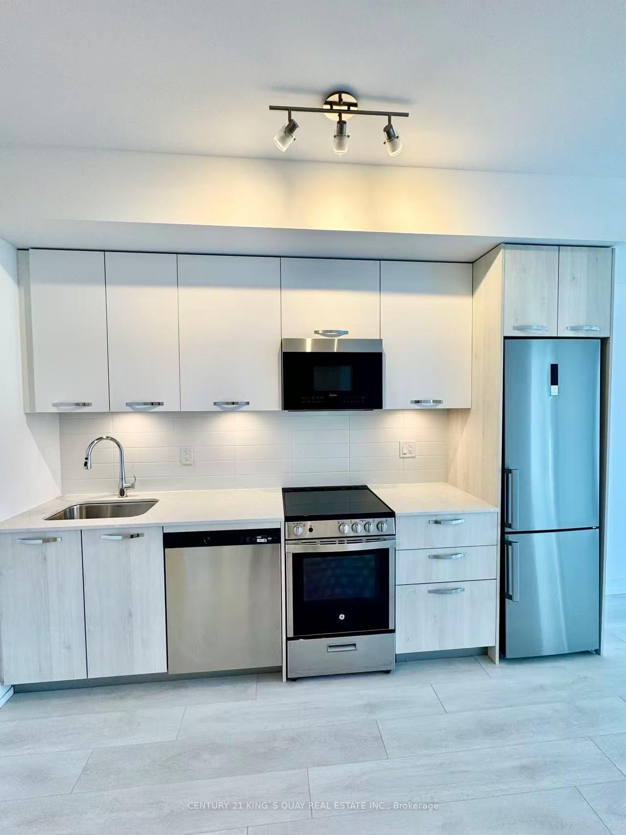 75 James Street S, Unit 901 - Photo 10