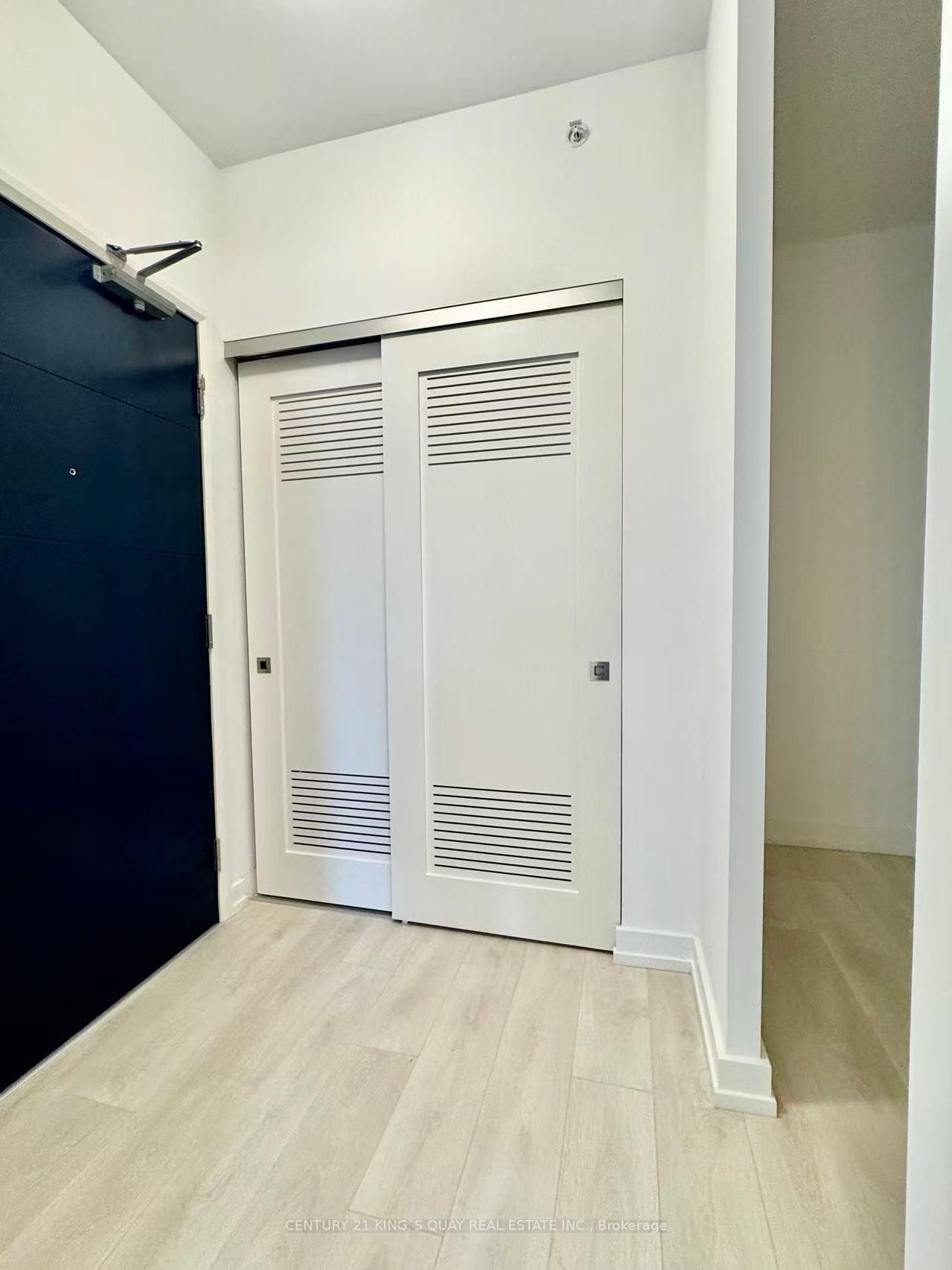 75 James Street S, Unit 901 - Photo 23