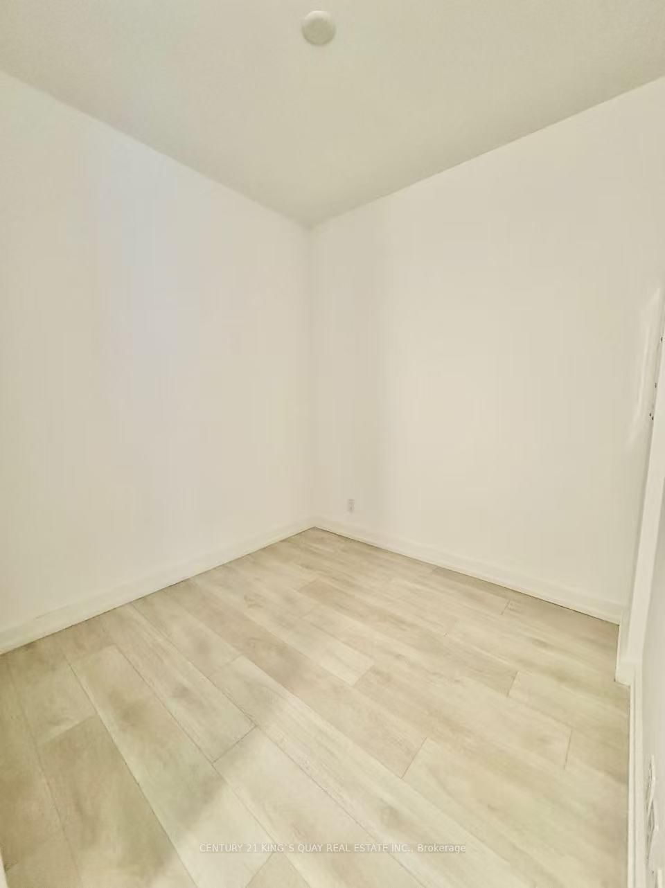 75 James Street S, Unit 901 - Photo 26