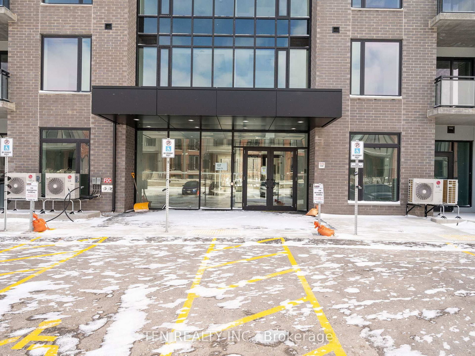 107 Roger Street N, Unit 307