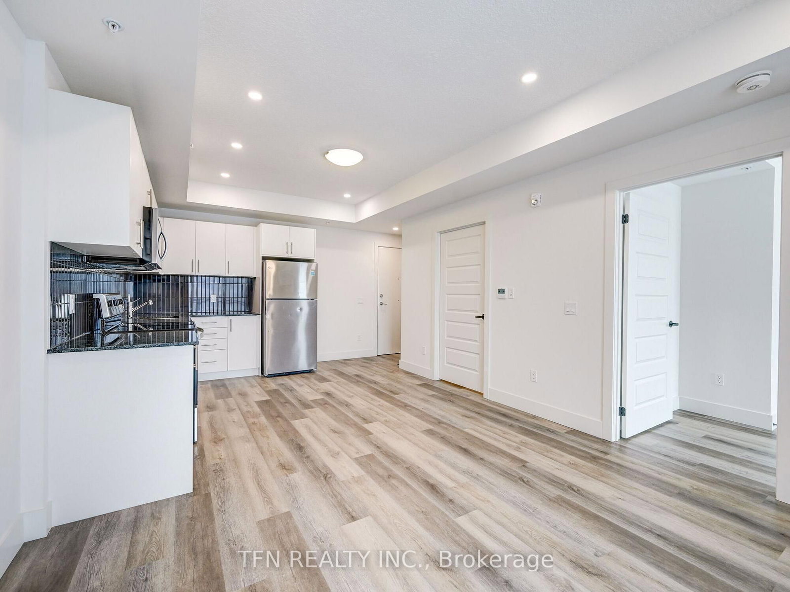 107 Roger Street N, Unit 307 - Photo 10