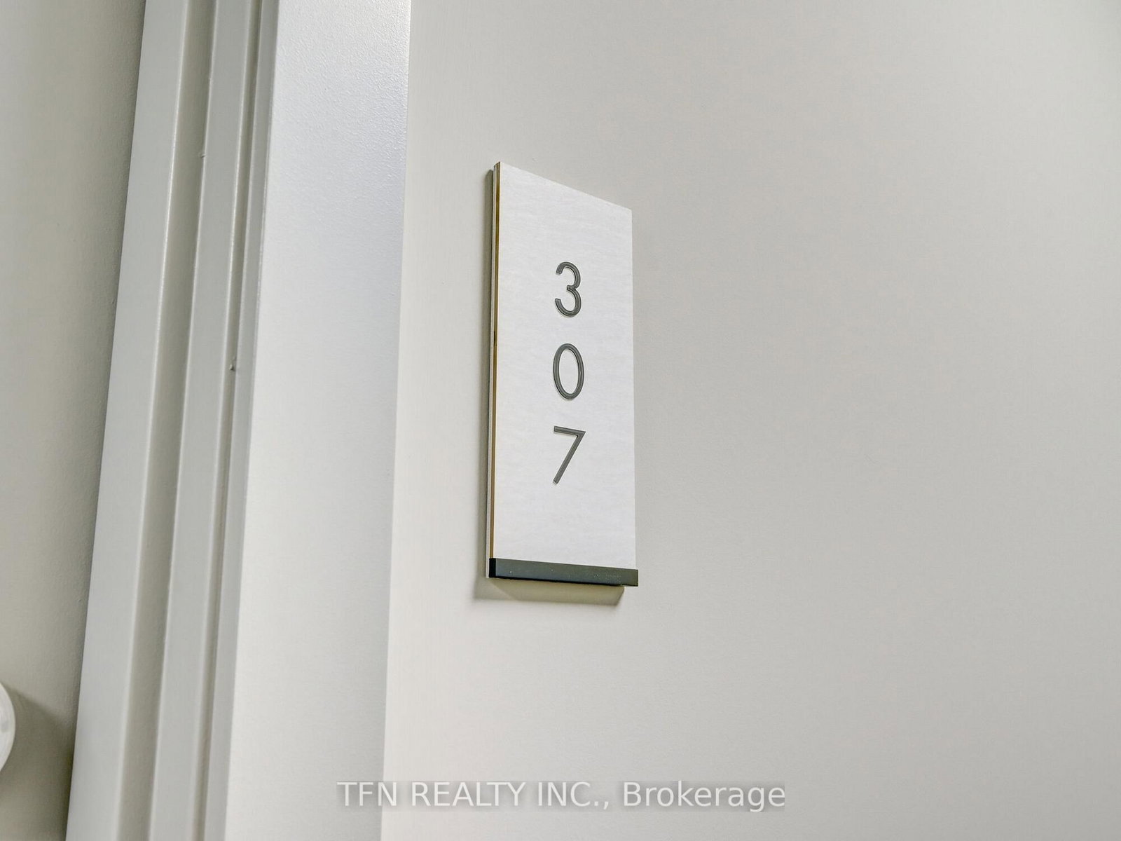 107 Roger Street N, Unit 307 - Photo 8