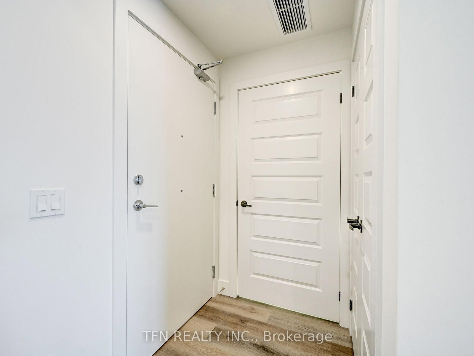 107 Roger Street N, Unit 307 - Photo 9