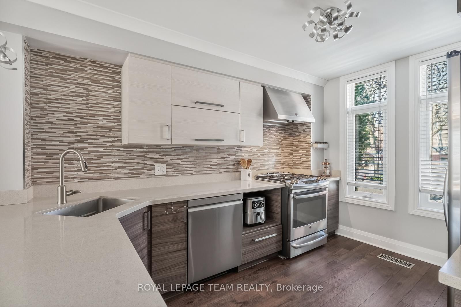 72 GREENFIELD Avenue, Unit 10 - Photo 10