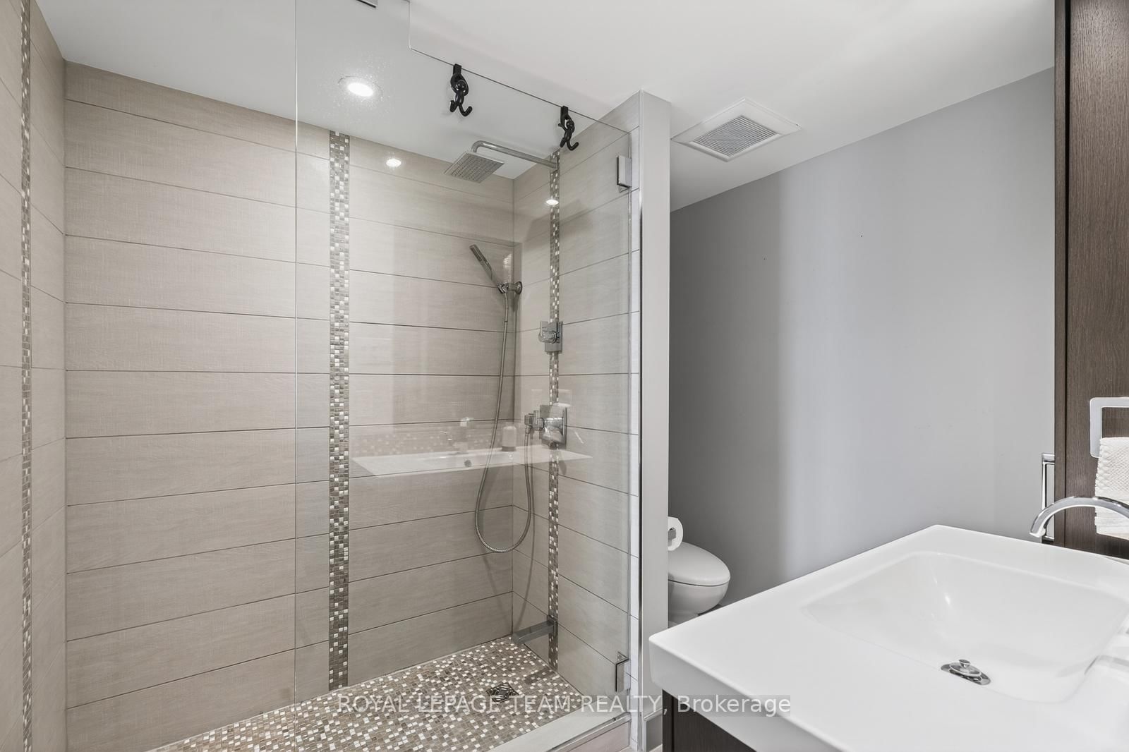 72 GREENFIELD Avenue, Unit 10 - Photo 16