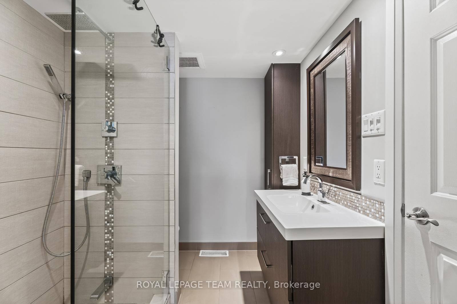 72 GREENFIELD Avenue, Unit 10 - Photo 17