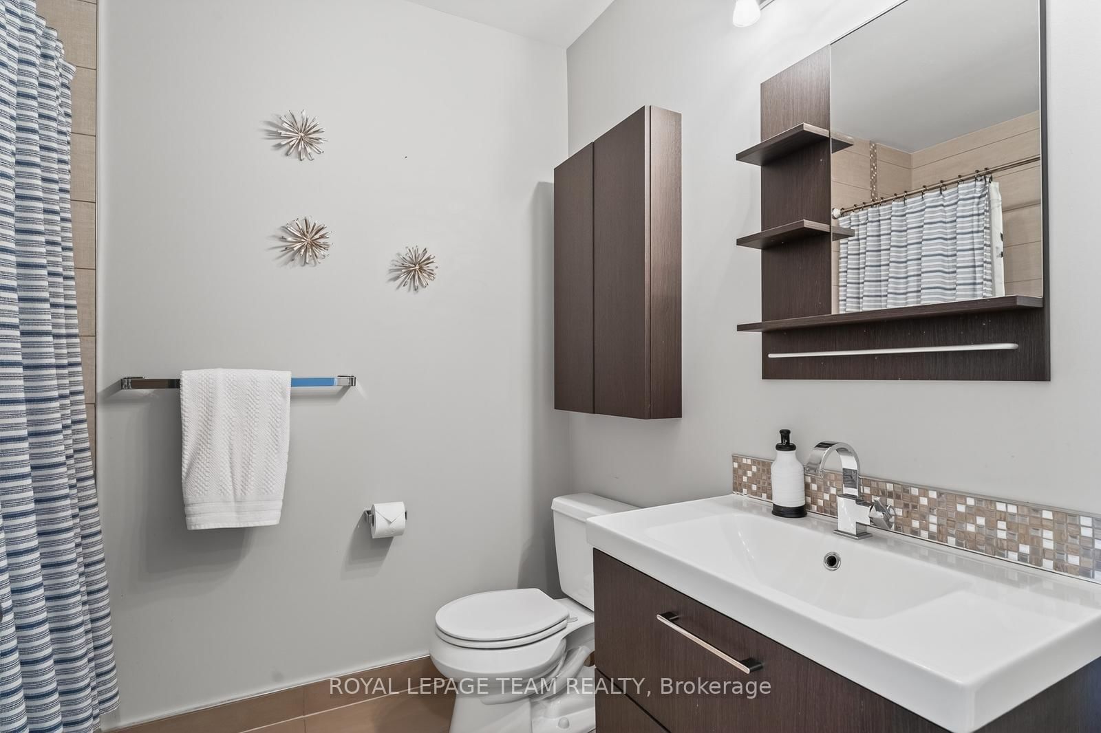 72 GREENFIELD Avenue, Unit 10 - Photo 22