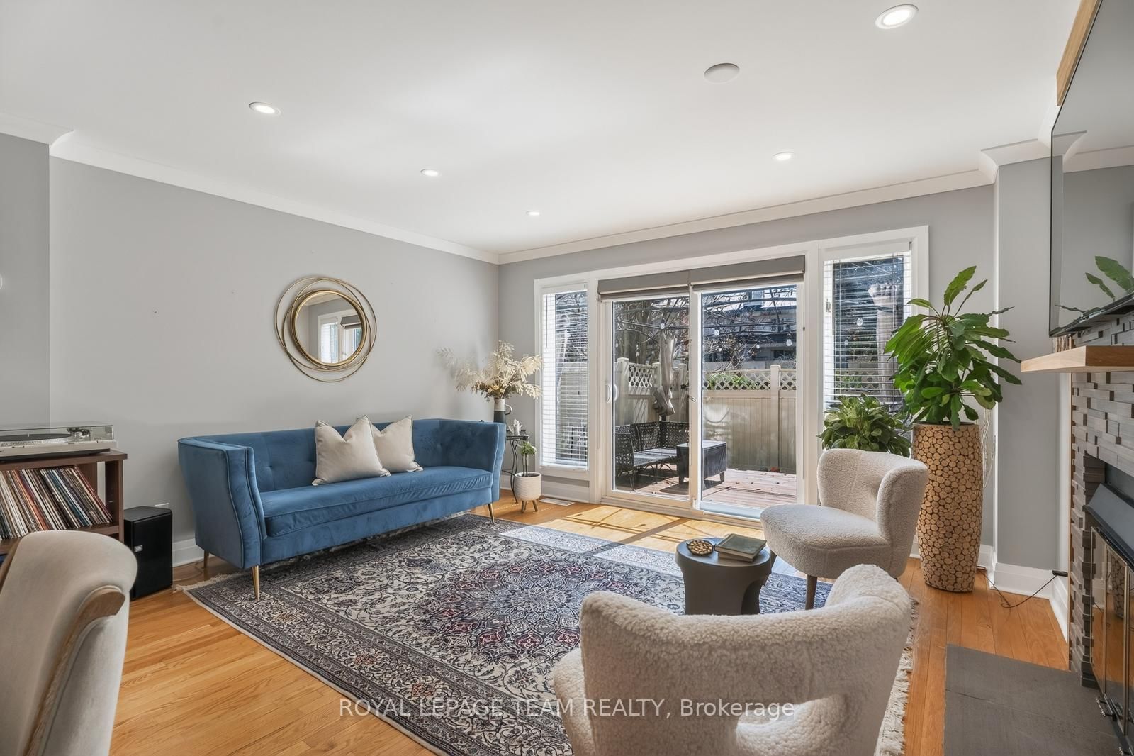 72 GREENFIELD Avenue, Unit 10 - Photo 3