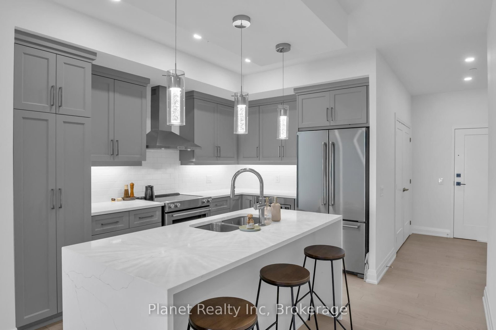 71 WYNDHAM Street S, Unit 1006 - Photo 5