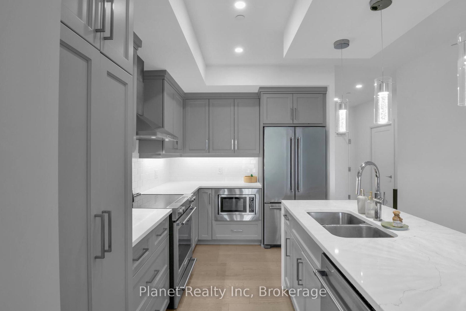 71 WYNDHAM Street S, Unit 1006 - Photo 7