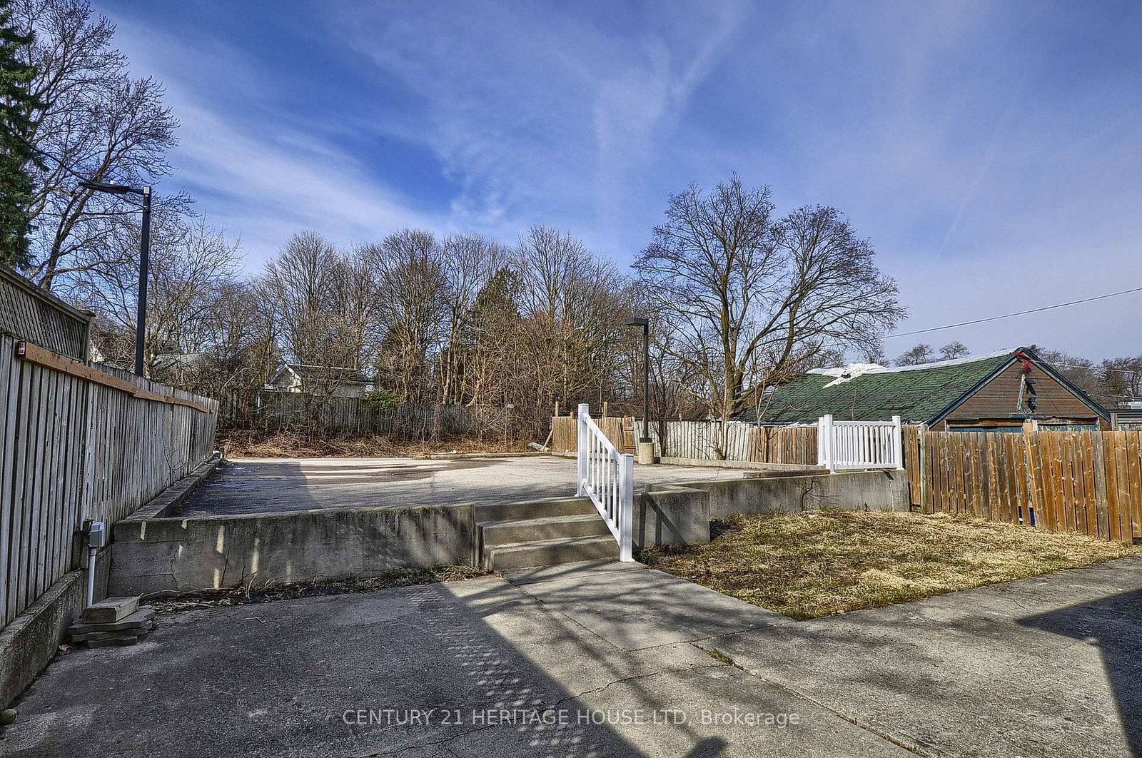 181 Highland Road E - Photo 27