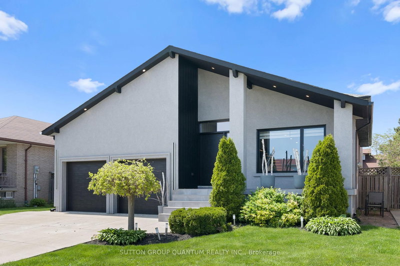 17 Clearview Dr, Hamilton, Ontario