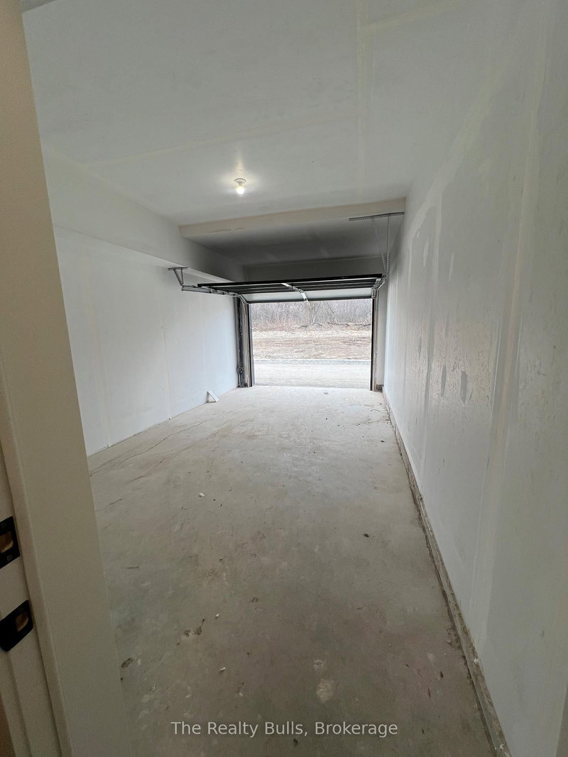 64 - 3 Abbot St, St. Catharines, L2P 2G3 | Image 2