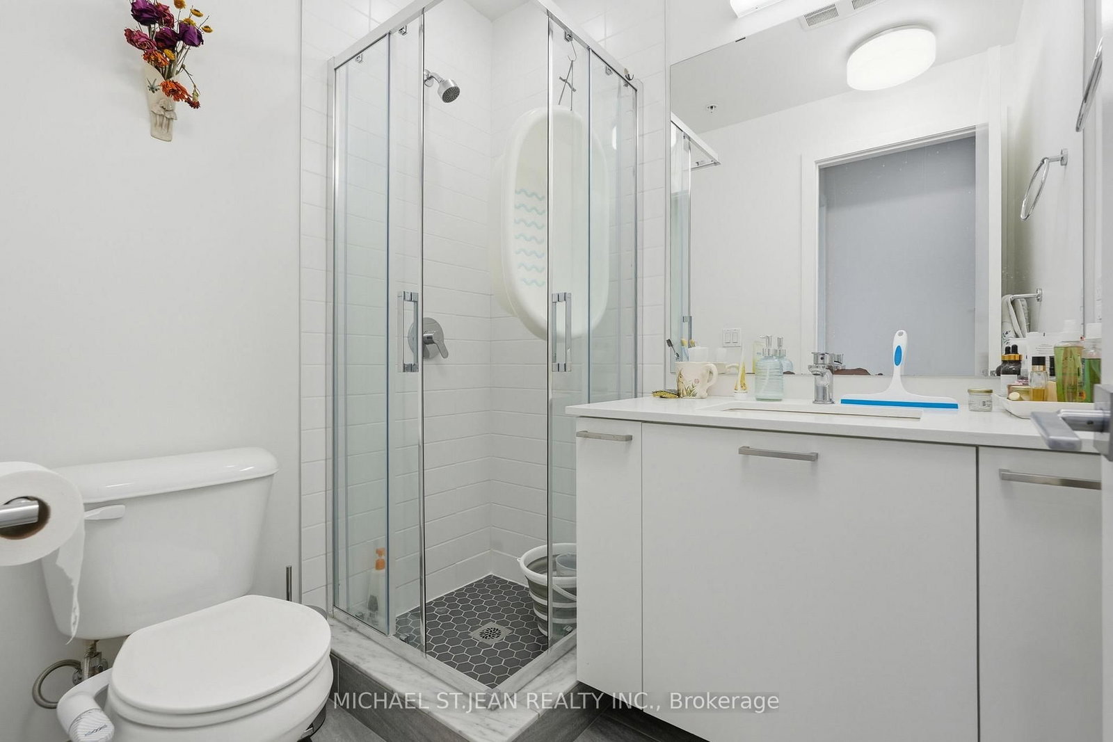 479 Charlton Avenue E, Unit 306 - Photo 13