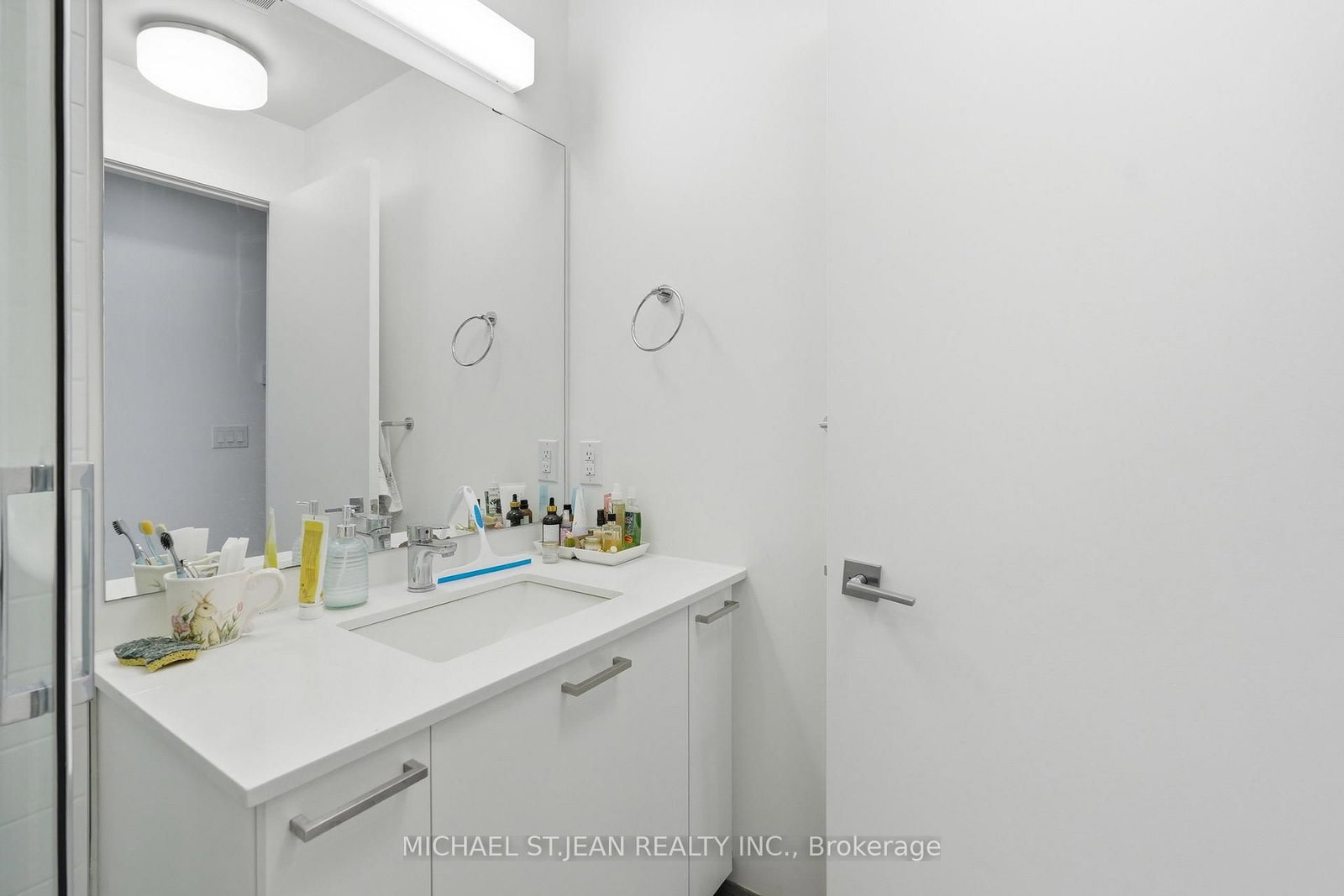 479 Charlton Avenue E, Unit 306 - Photo 14