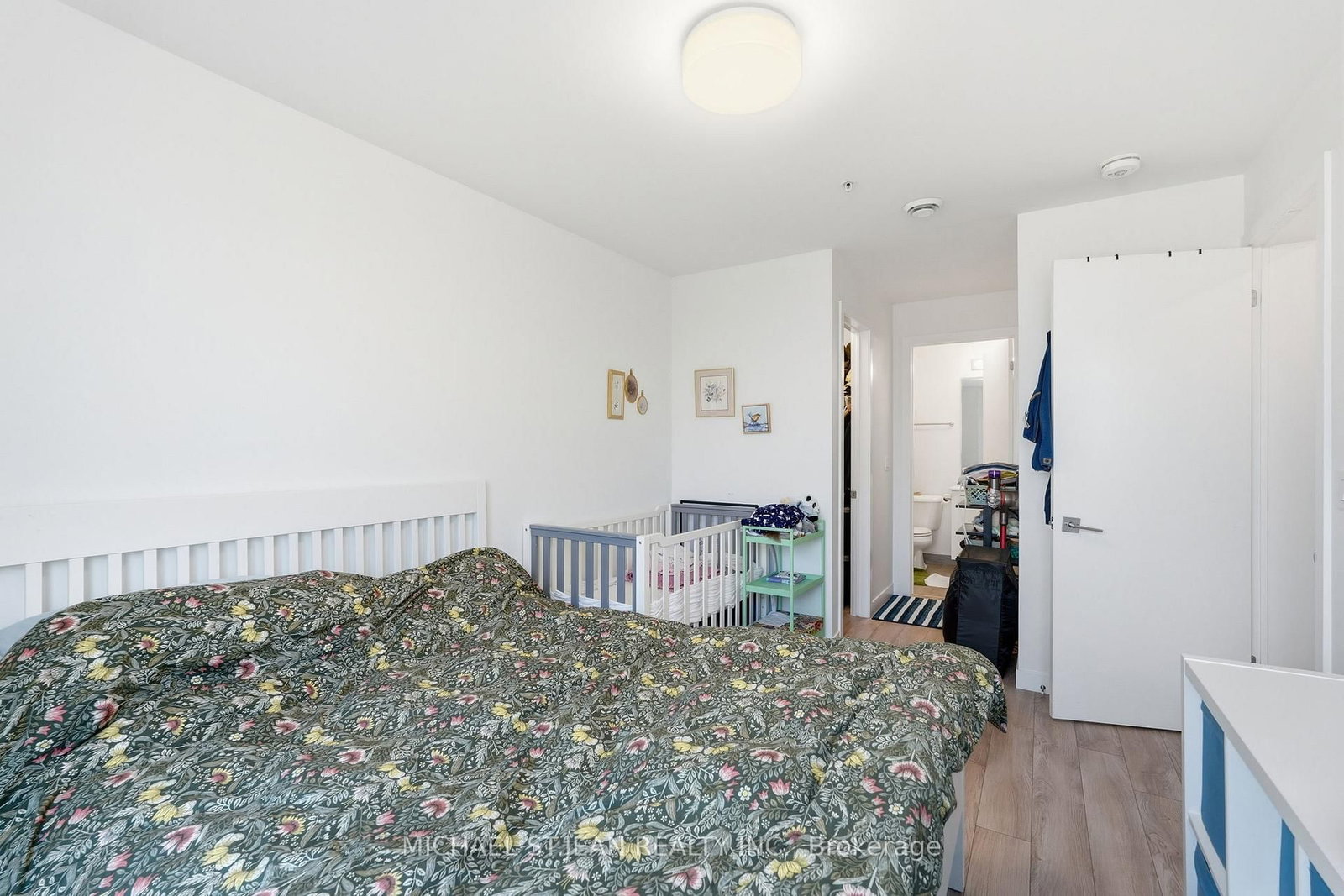 479 Charlton Avenue E, Unit 306 - Photo 16