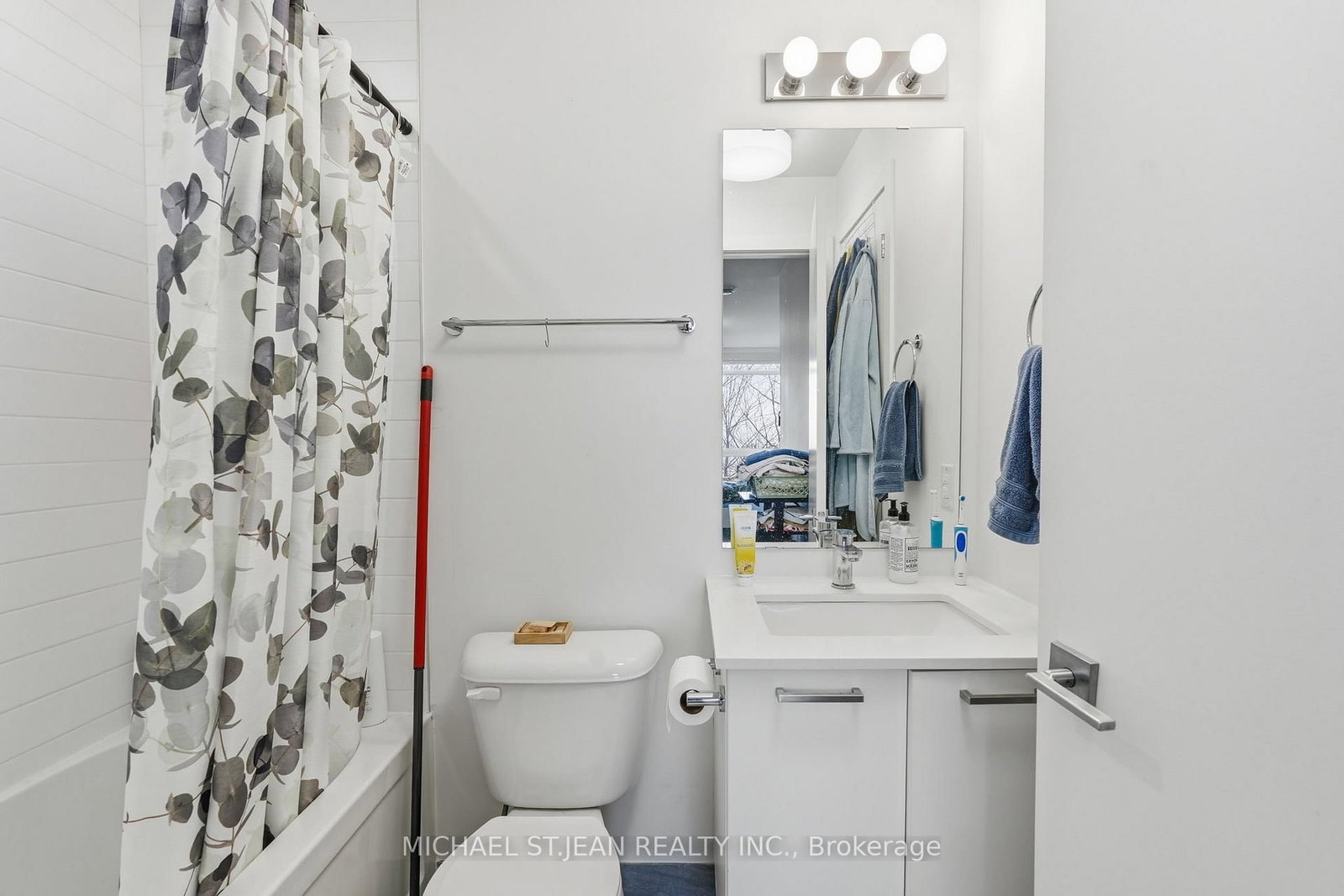 479 Charlton Avenue E, Unit 306 - Photo 17