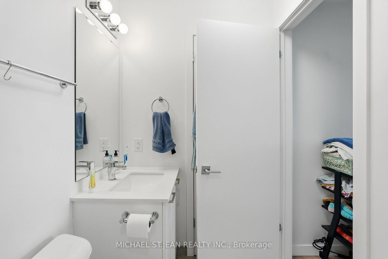 479 Charlton Avenue E, Unit 306 - Photo 18
