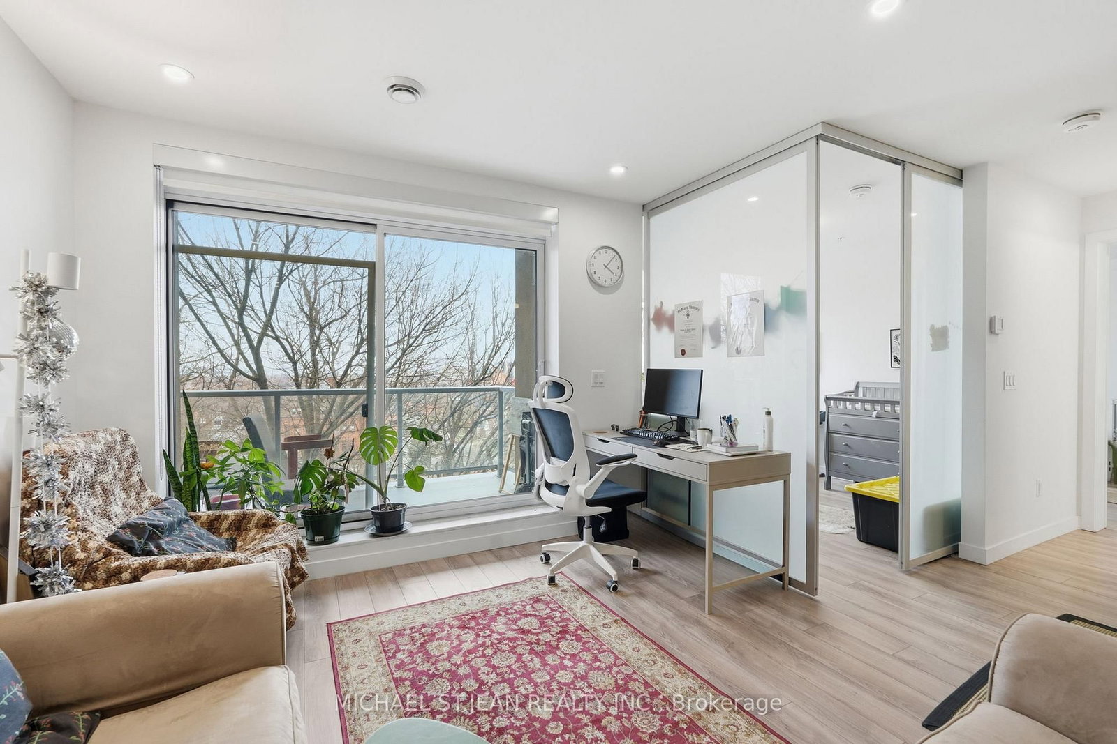 479 Charlton Avenue E, Unit 306 - Photo 9