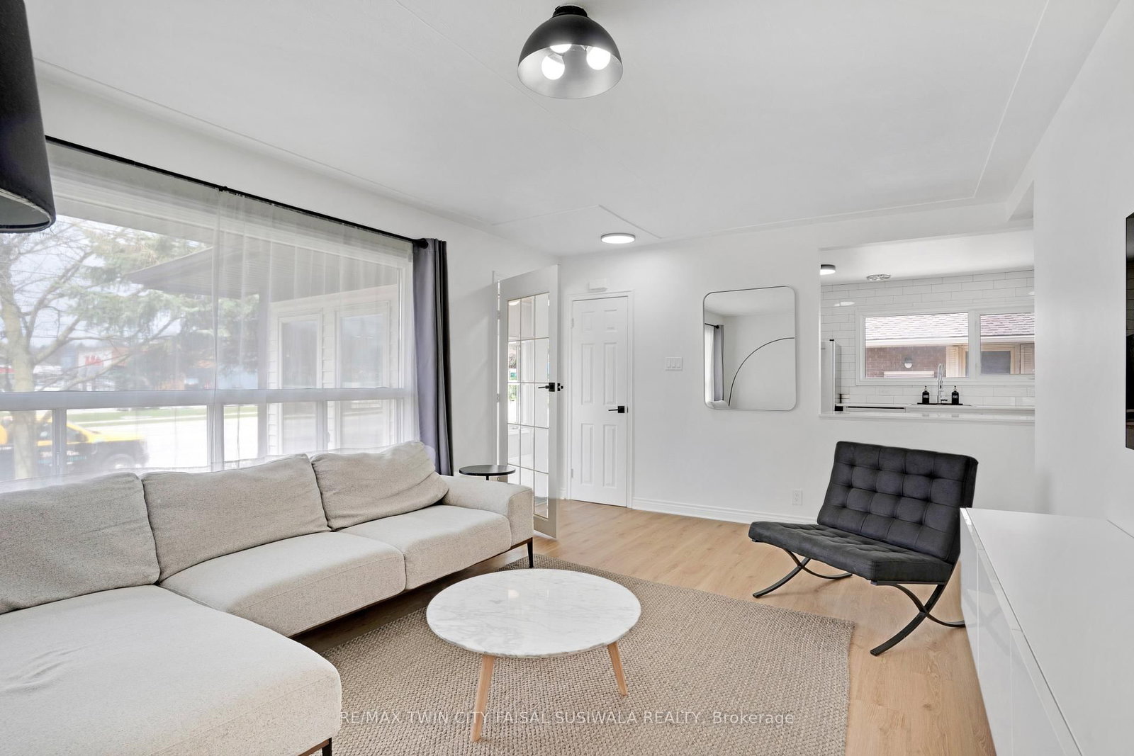 335 SPEEDVALE Avenue E - Photo 12