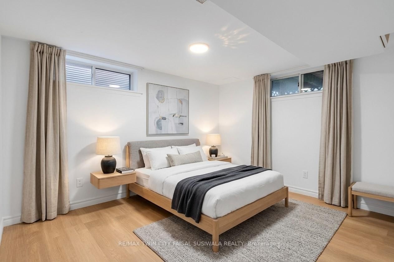 335 SPEEDVALE Avenue E - Photo 26