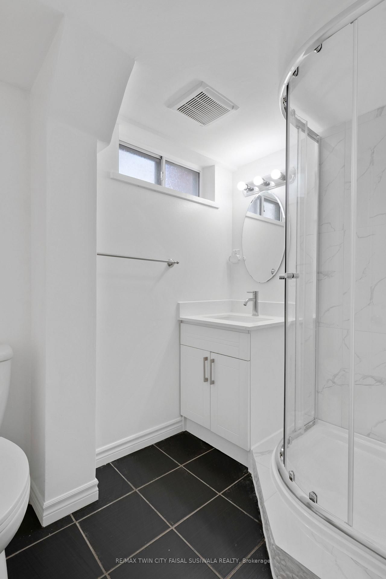 335 SPEEDVALE Avenue E - Photo 27