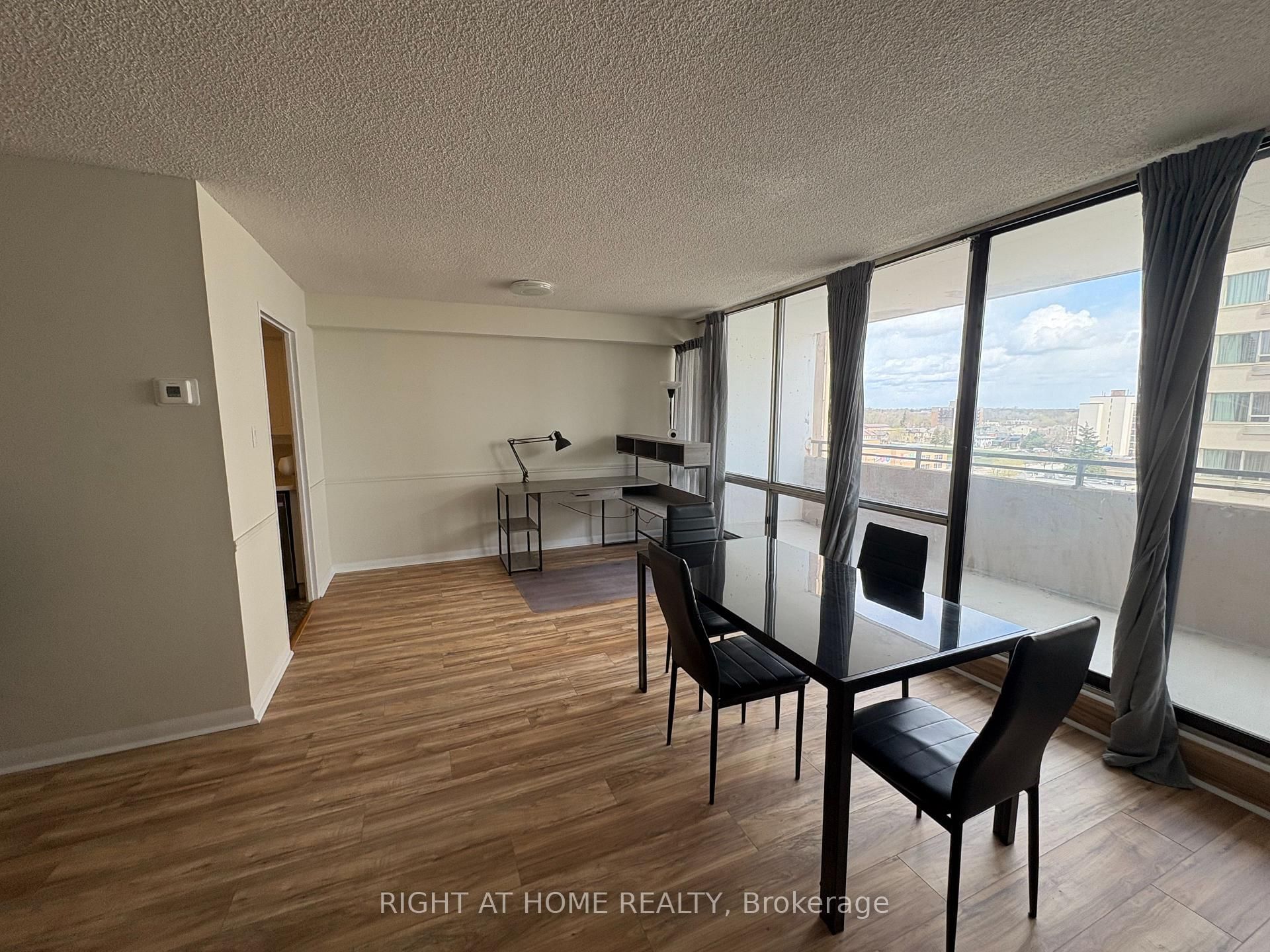 380 King Street, Unit 903