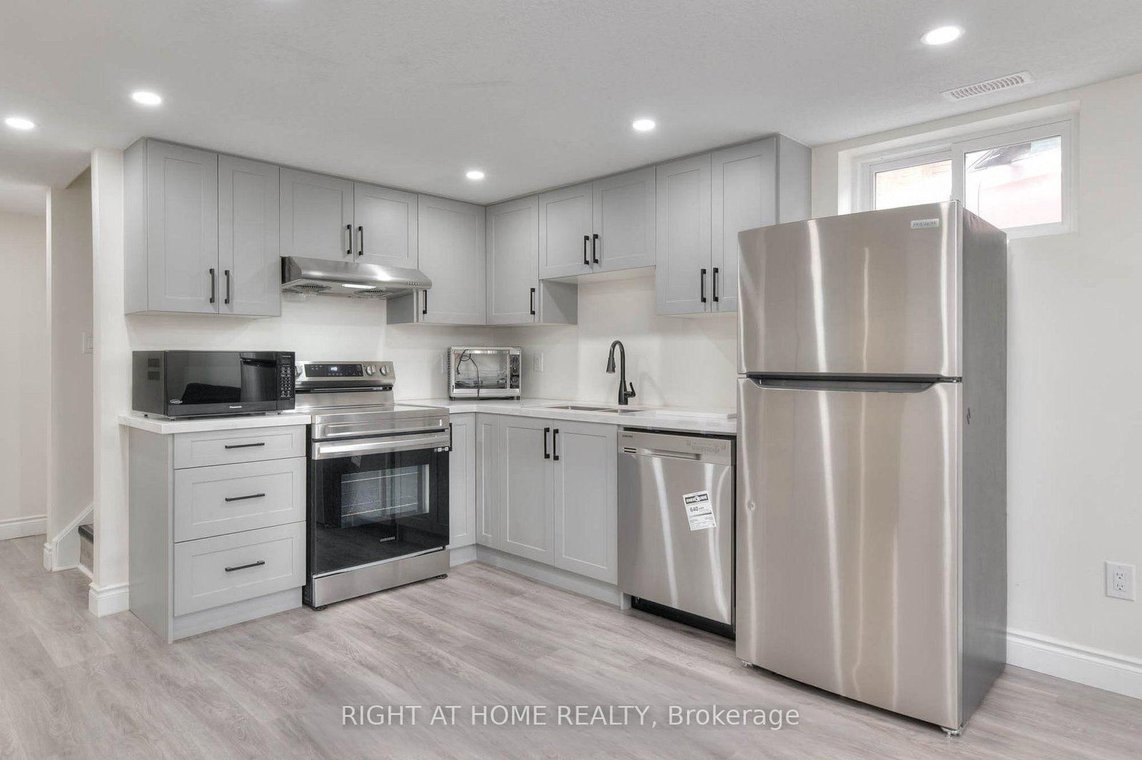 484 Speedvale Avenue E, Unit Lower - Photo 5