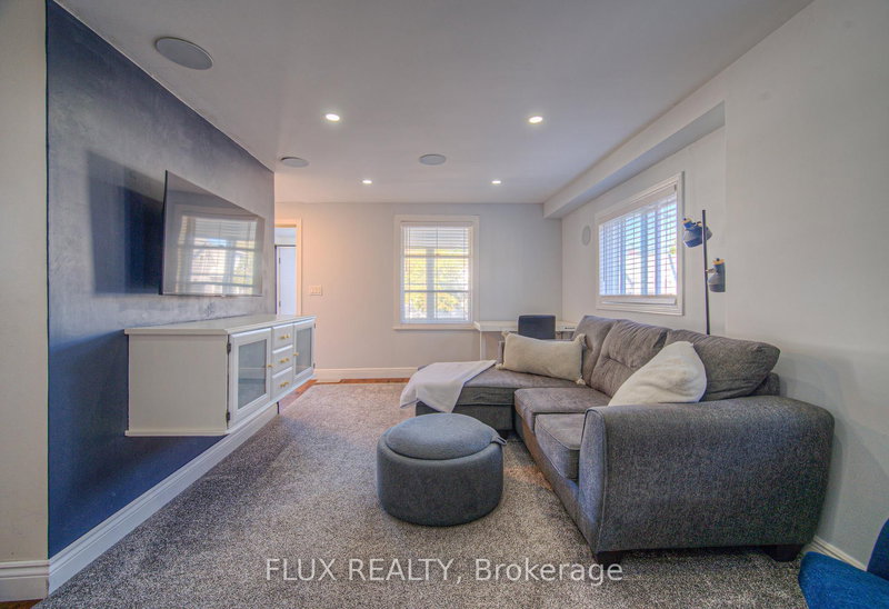 12 Jones St, Hamilton, L8E 5J4 | Image 3