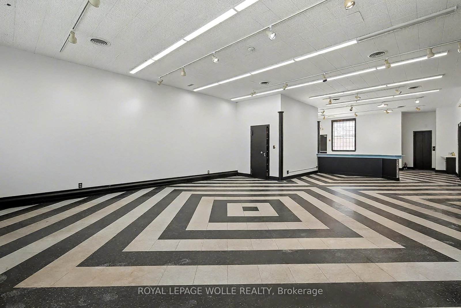 19 King Street E - Photo 10