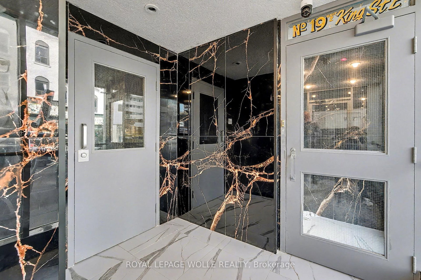 19 King Street E - Photo 20