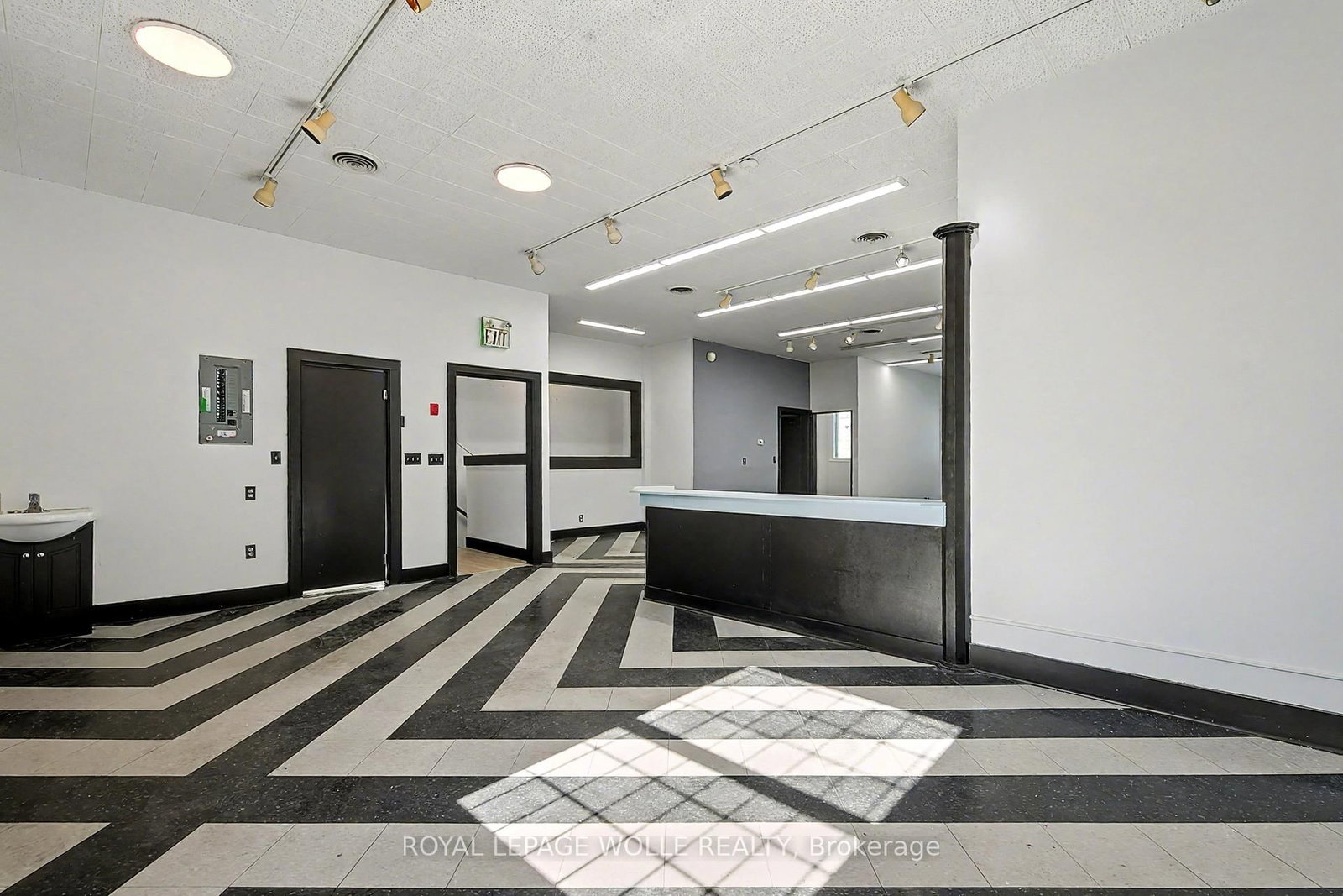 19 King Street E - Photo 5