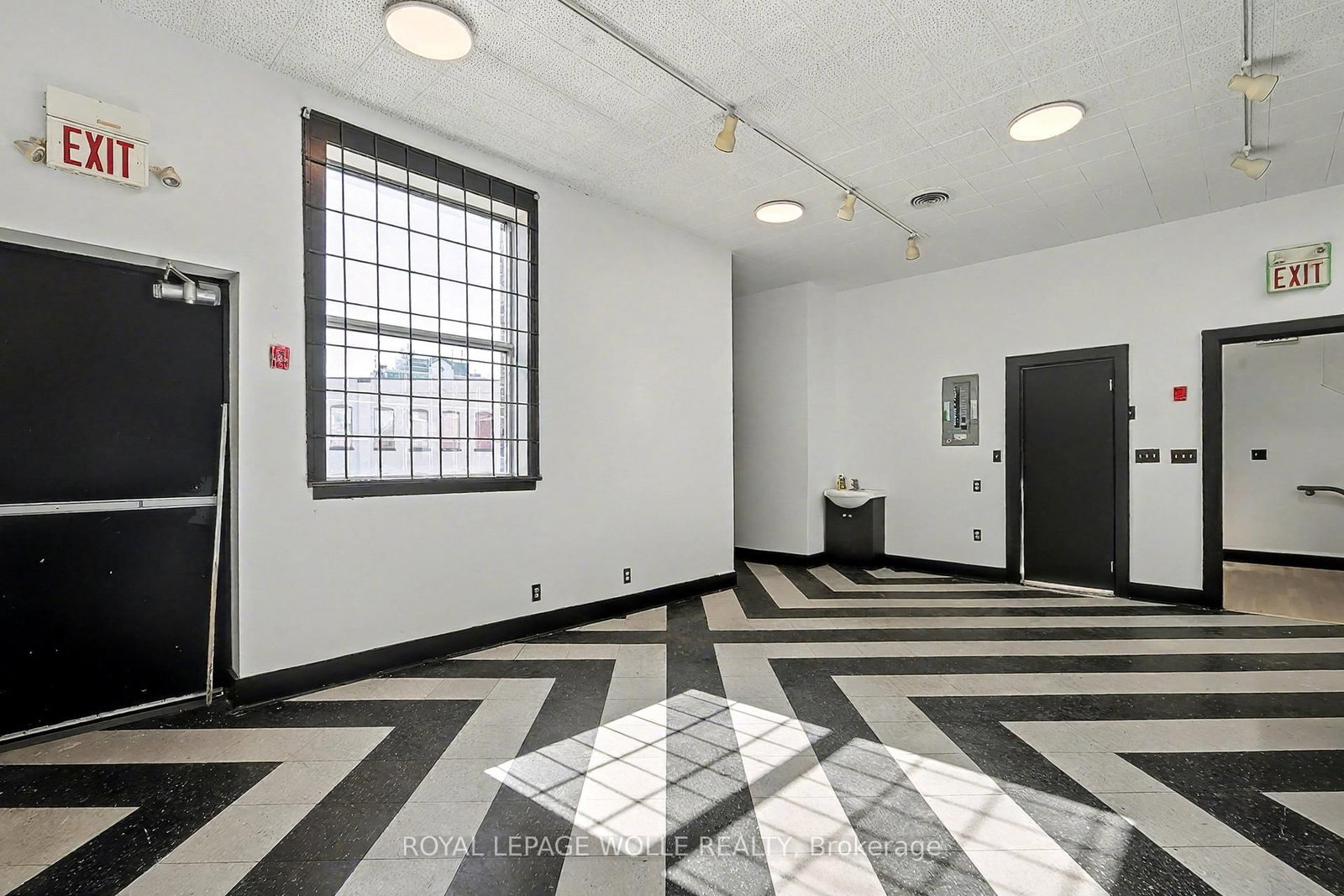 19 King Street E - Photo 6