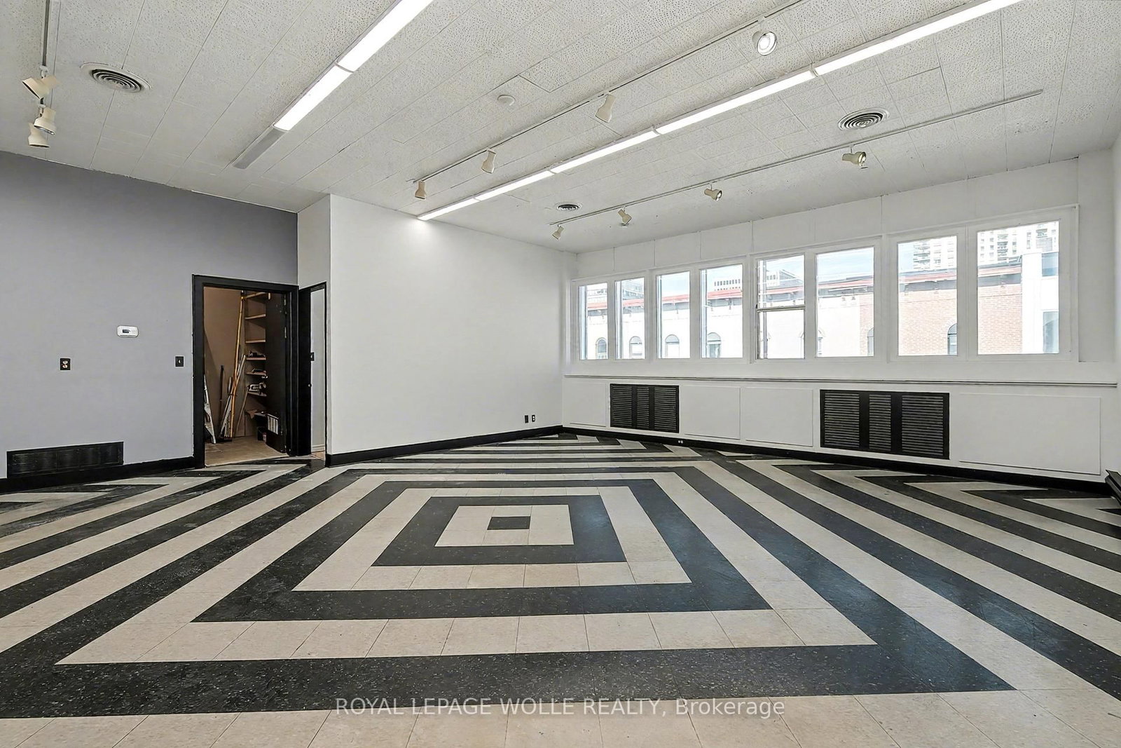 19 King Street E - Photo 9